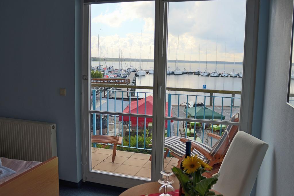 Doppelzimmer mit Balkon und Meerblick